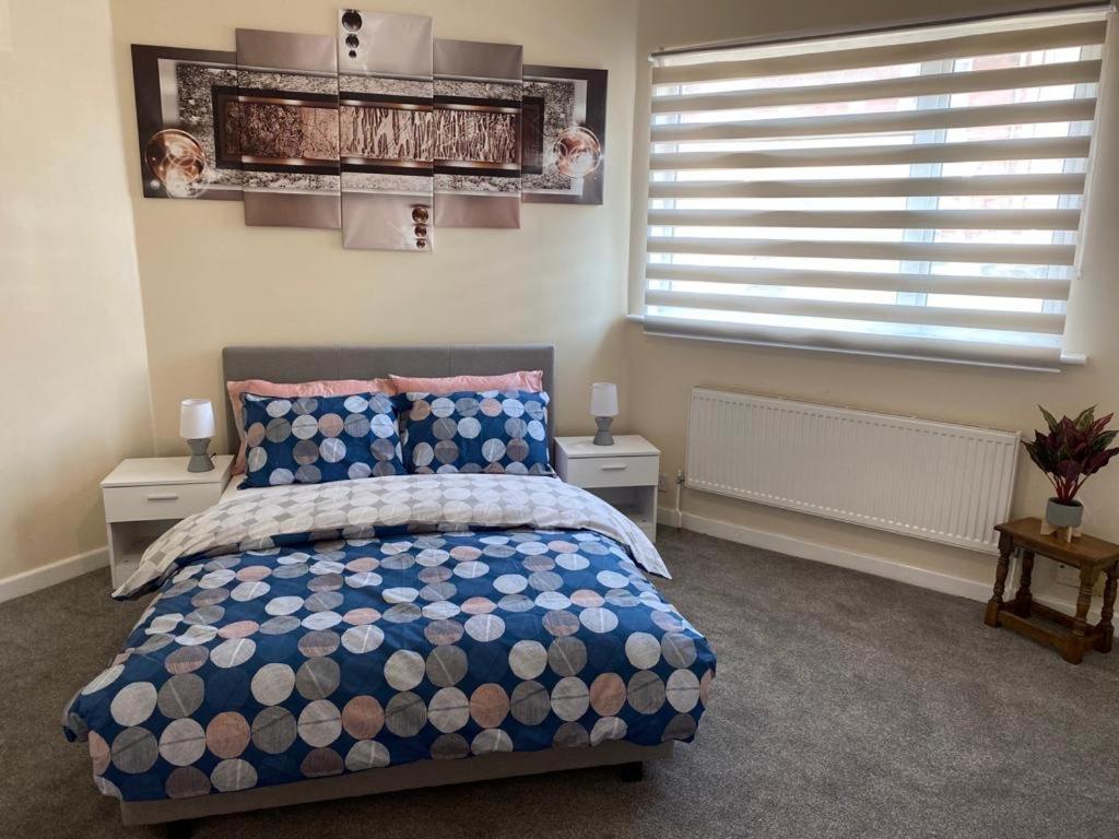 Excellent And Amazing Apartment With Private Parking Gillingham  Exterior photo